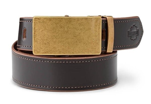 Hnědý kožený pásek s mosaznou přezkou