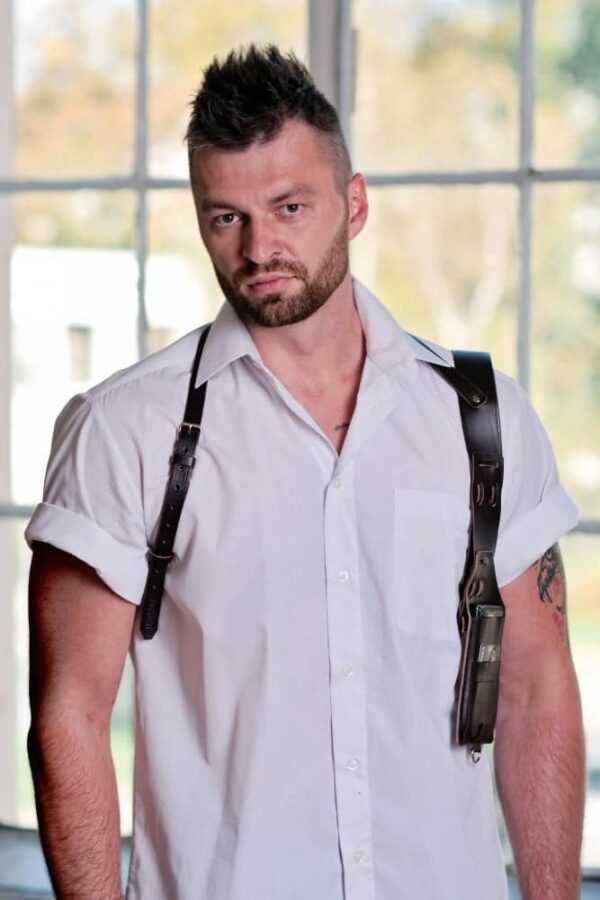 Kožené pouzdro na mobil se šlemi - 6c4eec637e3ce26c80bf7f3a1