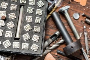 Ruční šití a zakázková výroba z kůže, kožené obojky a opasky ručně šité - 85c3f518e30eca1567c7bdfb1