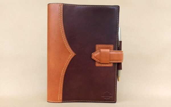 Luxusní kožený obal na diář