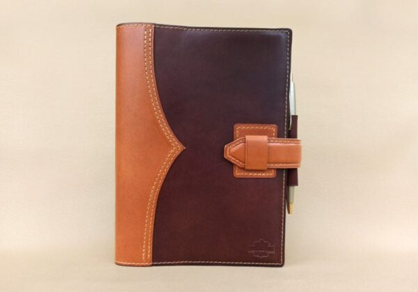 Luxusní kožený obal na diář