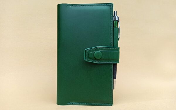 Kožený obal na týdenní diář