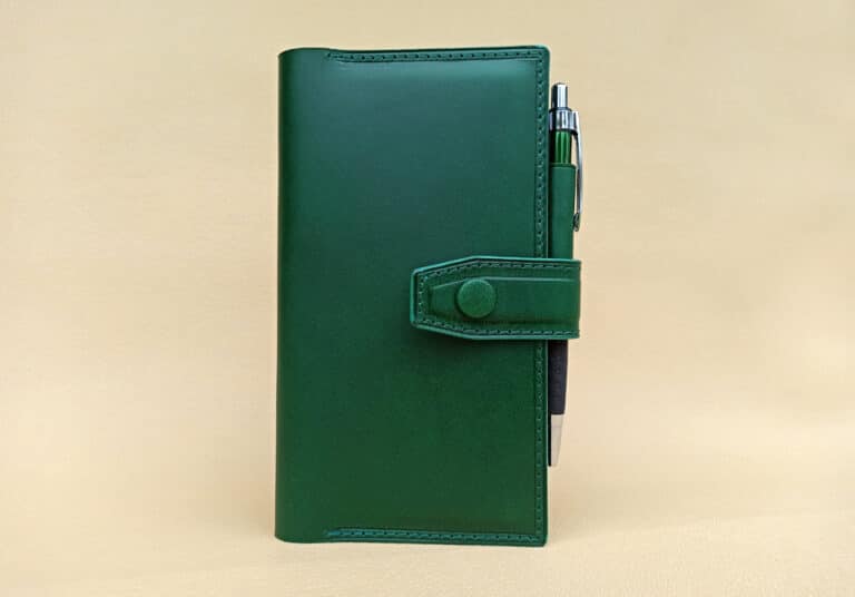 Kožený obal na týdenní diář