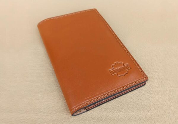 hnědý kožený vizitkovník